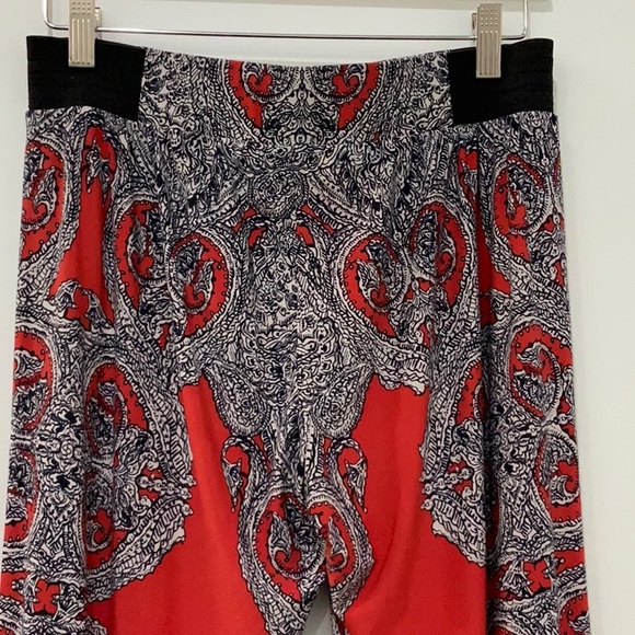 Vibrant, stretchy pants - Picture 2 of 4